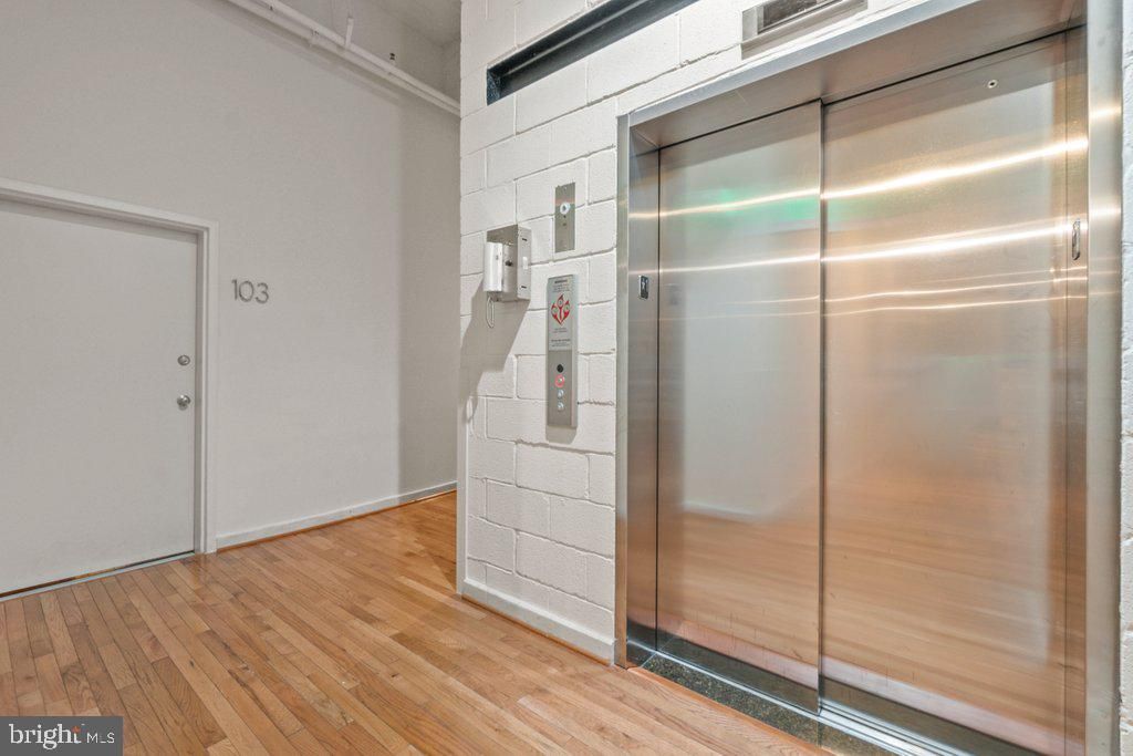 Elevator, Interior, Wood Texture Flooring