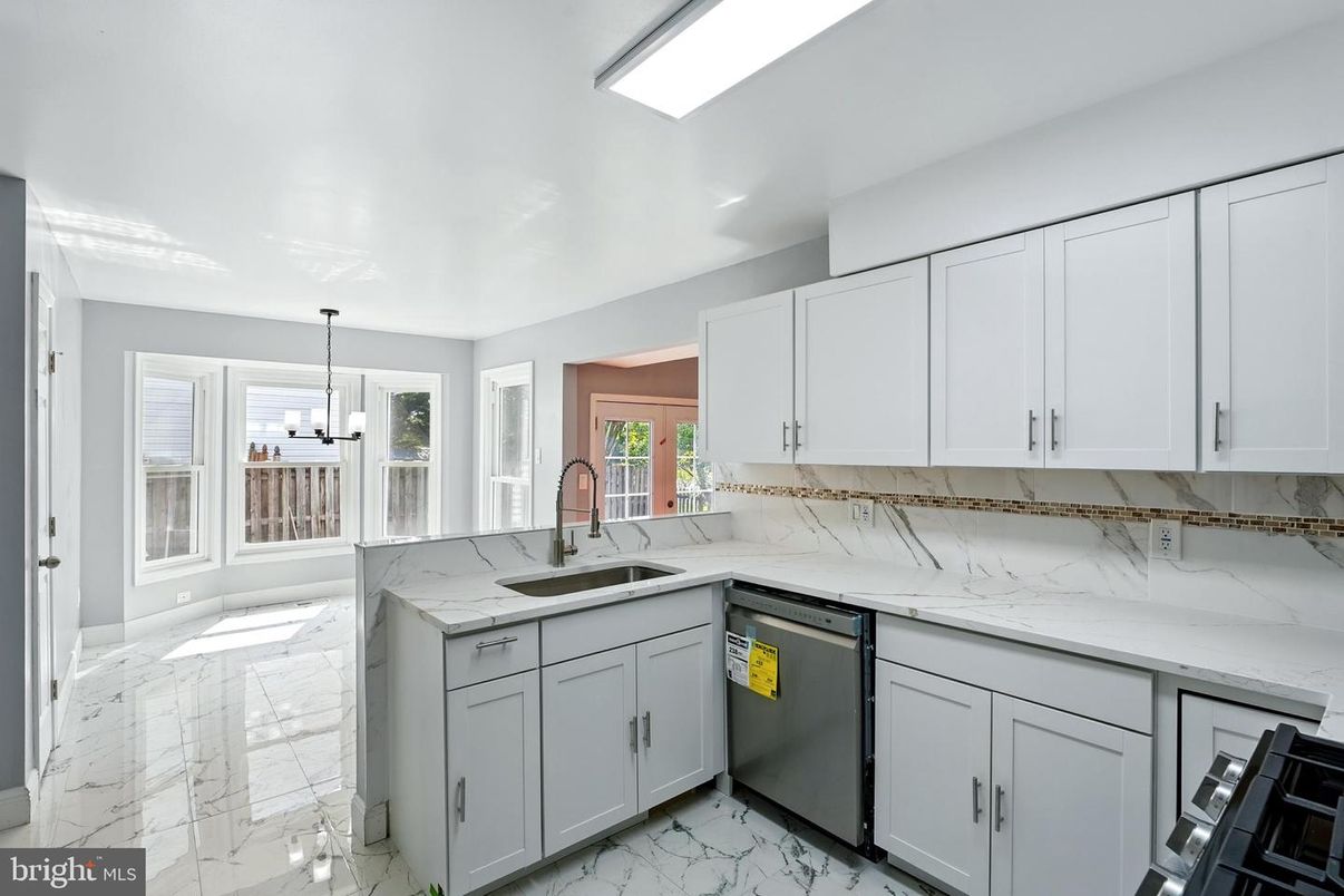 Interior, Kitchen, Marble, Marble Walls, Pendant Lights