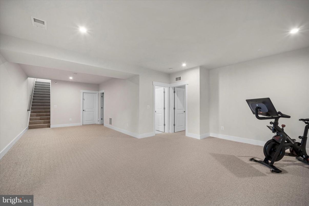 Fitness Equipment, Interior, Recessed Lighting