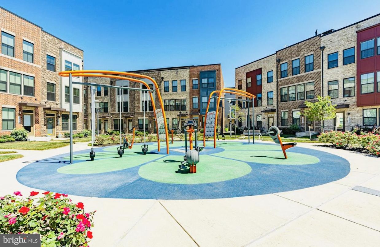 Backyard, Exterior, Playground