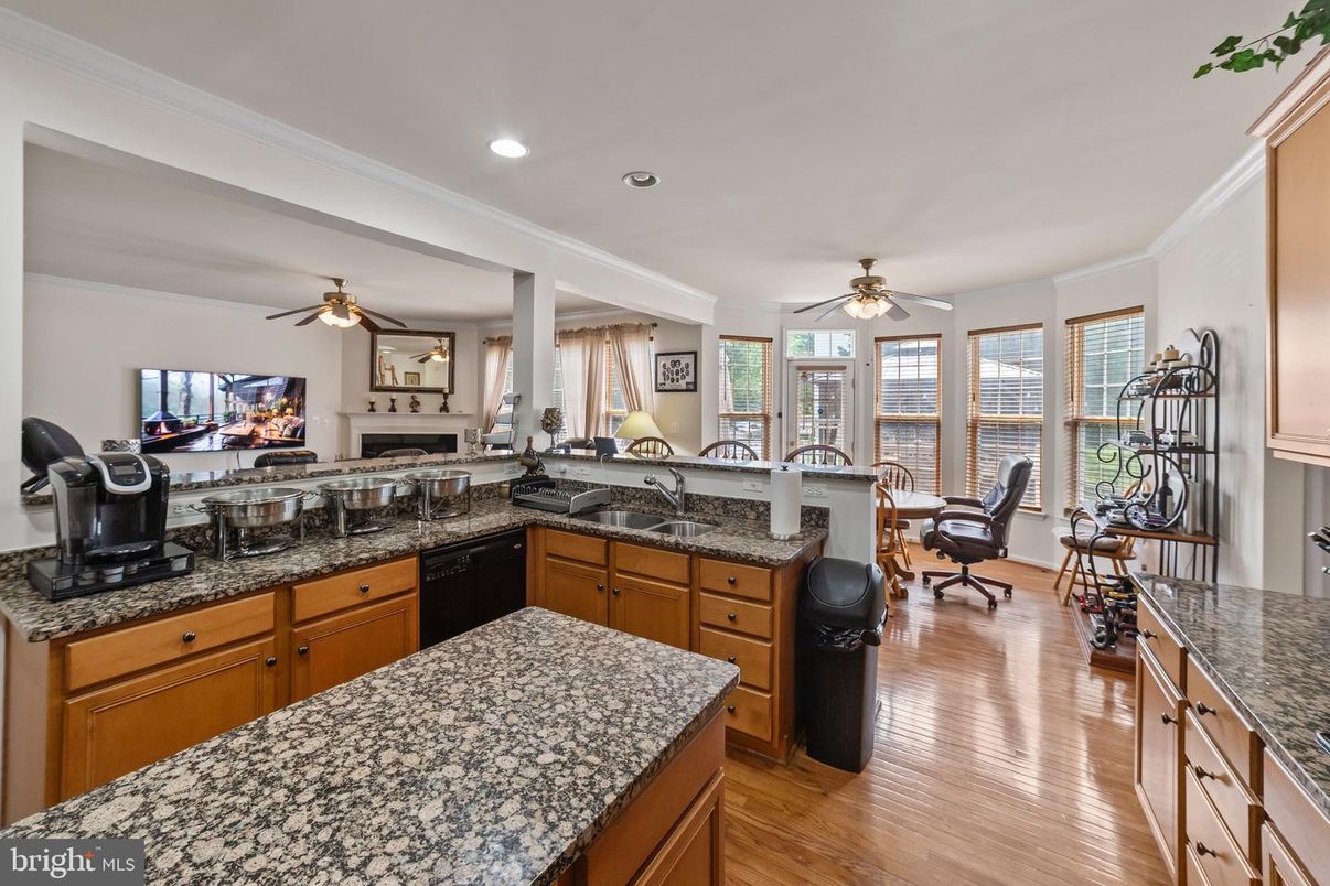 Dining room, Interior, Kitchen, Recessed Lighting, Wood Texture Flooring