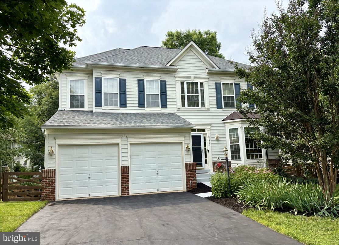 Attached, Exterior, Facade, Georgian