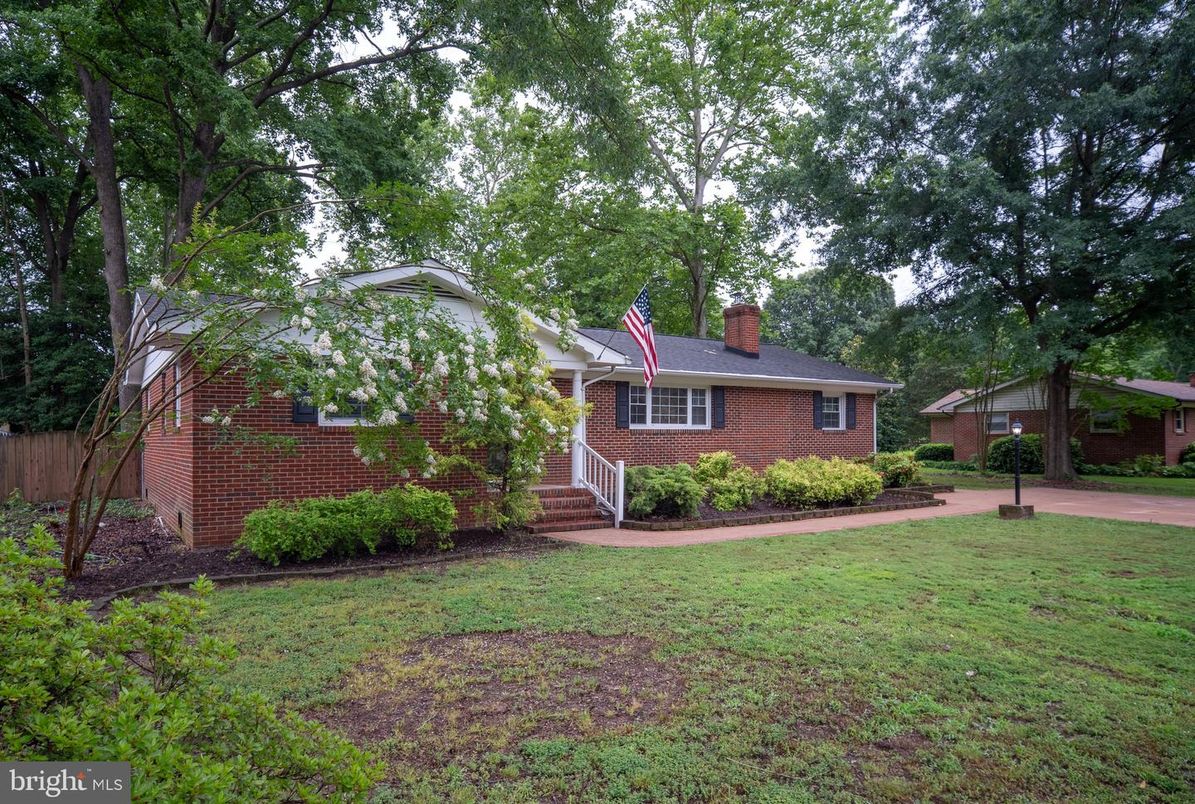 Backyard, Exterior, Facade, Brick Facade, None