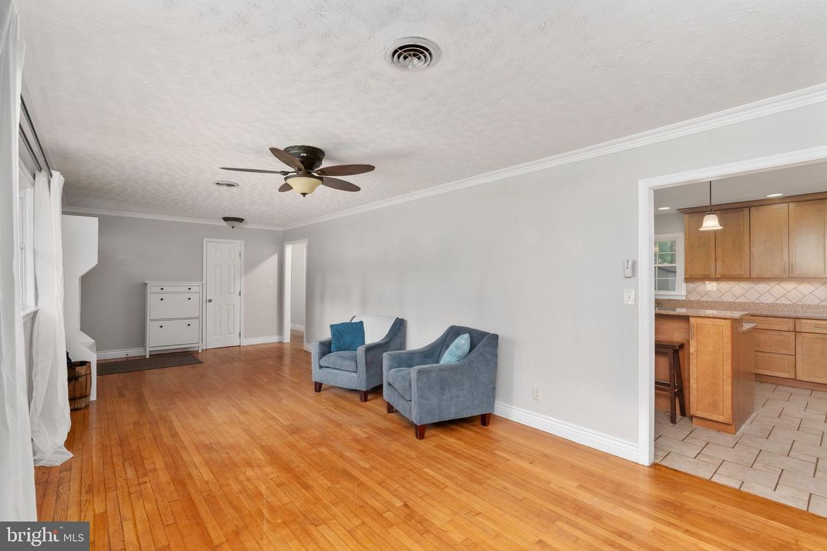Interior, Kitchen, Pendant Lights, Wood Texture Flooring