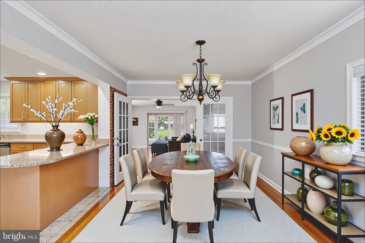 Chandelier, Dining room, Interior, Wood Texture Flooring