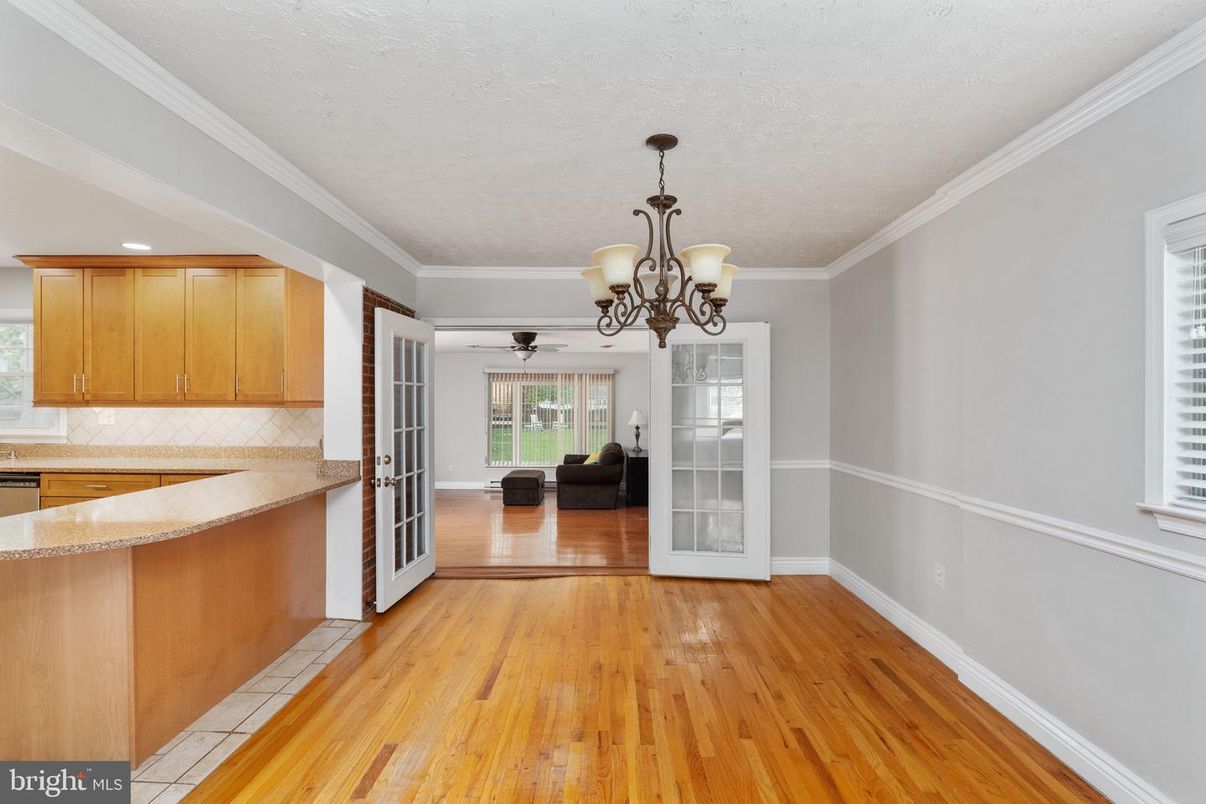 Chandelier, Interior, Recessed Lighting, Wood Texture Flooring