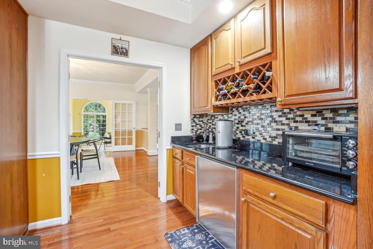 Dining room, Interior, Kitchen, Recessed Lighting, Wood Texture Flooring