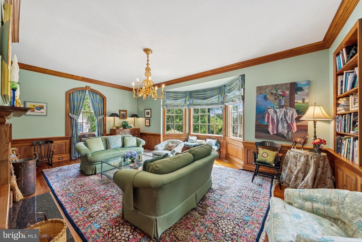 Chandelier, Interior, Living room, Wood Texture Flooring