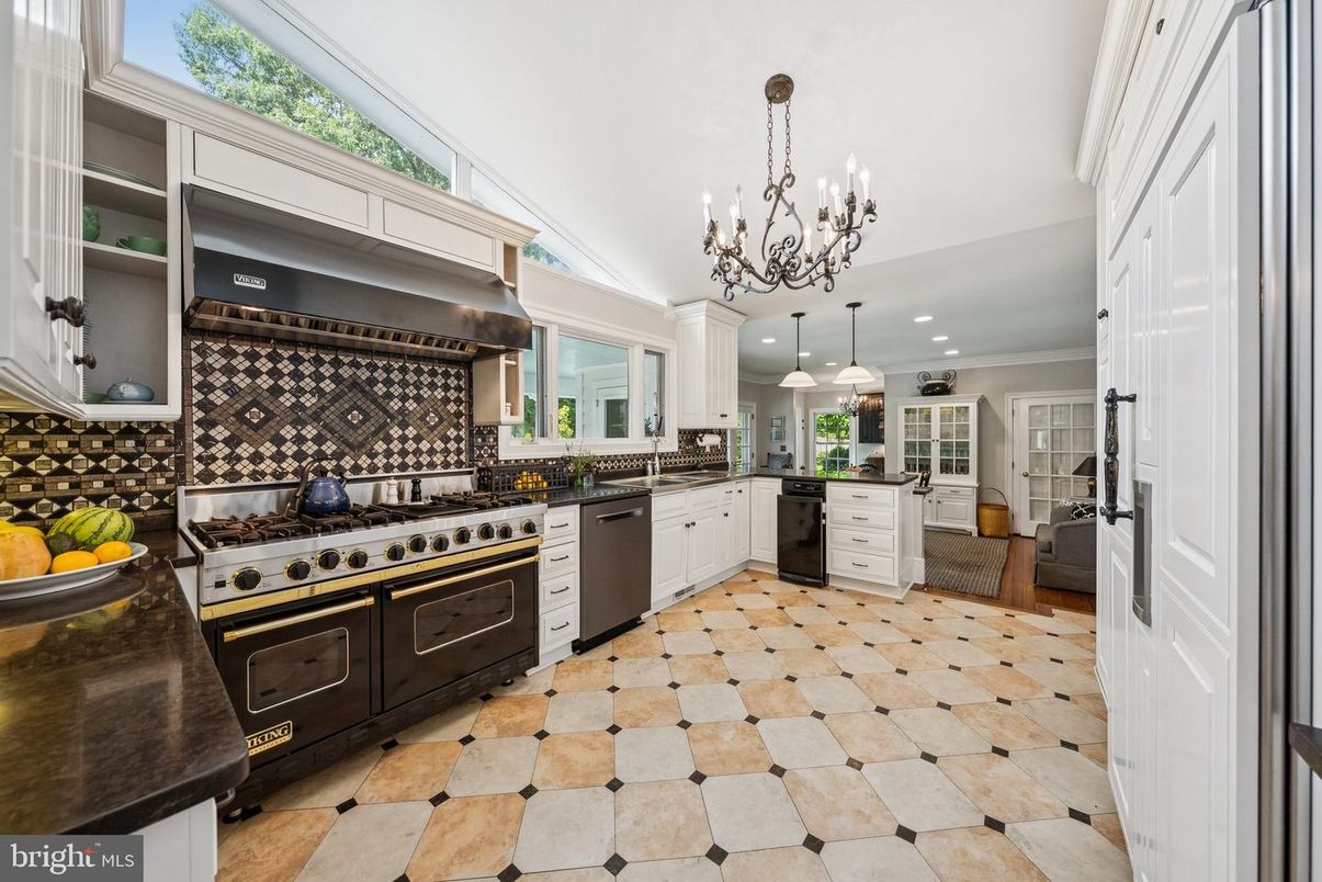 Chandelier, Interior, Kitchen, Pendant Lights, Recessed Lighting, Stainless Steel Appliances