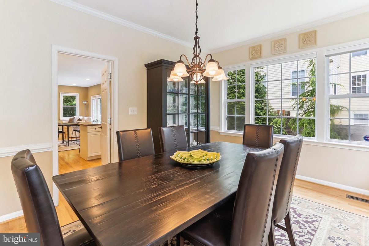 Chandelier, Dining room, Interior, Recessed Lighting, Wood Texture Flooring