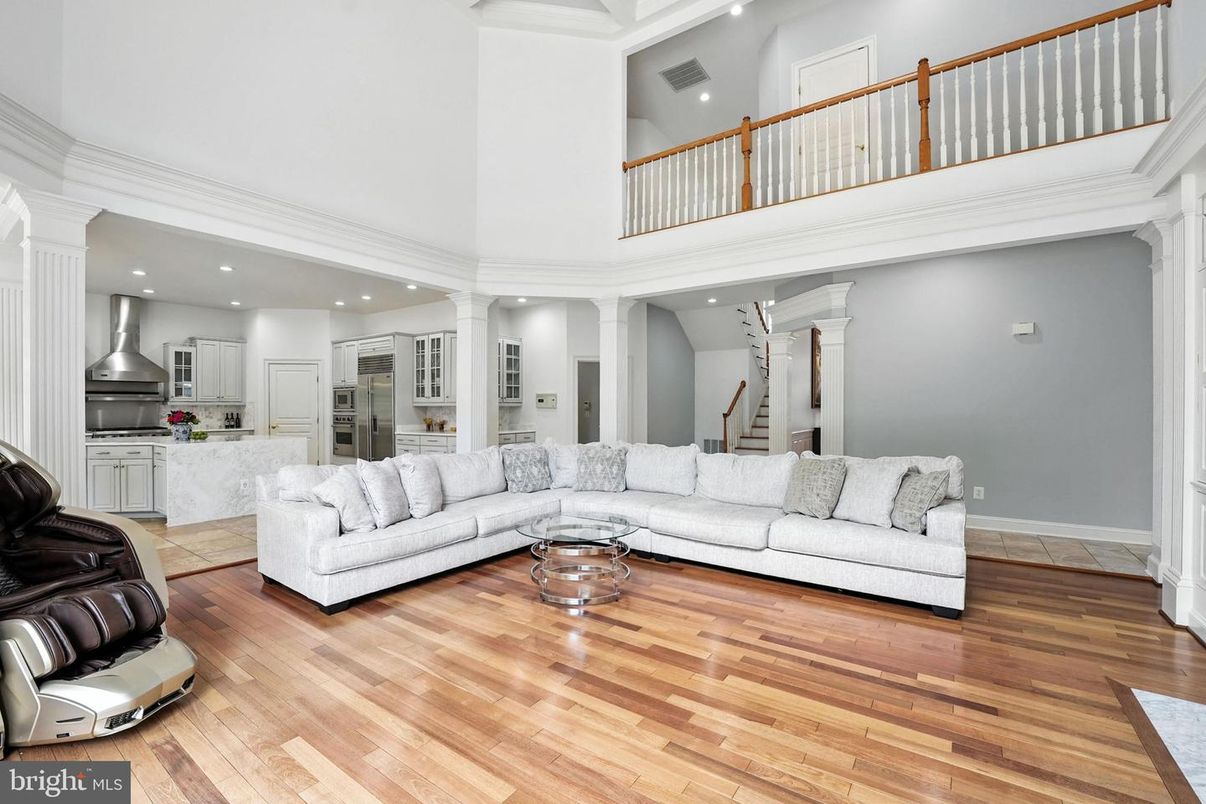 Interior, Kitchen, Living room, Recessed Lighting, Wood Texture Flooring