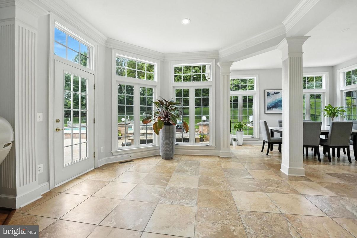 Dining room, Interior, Recessed Lighting, Sun Room