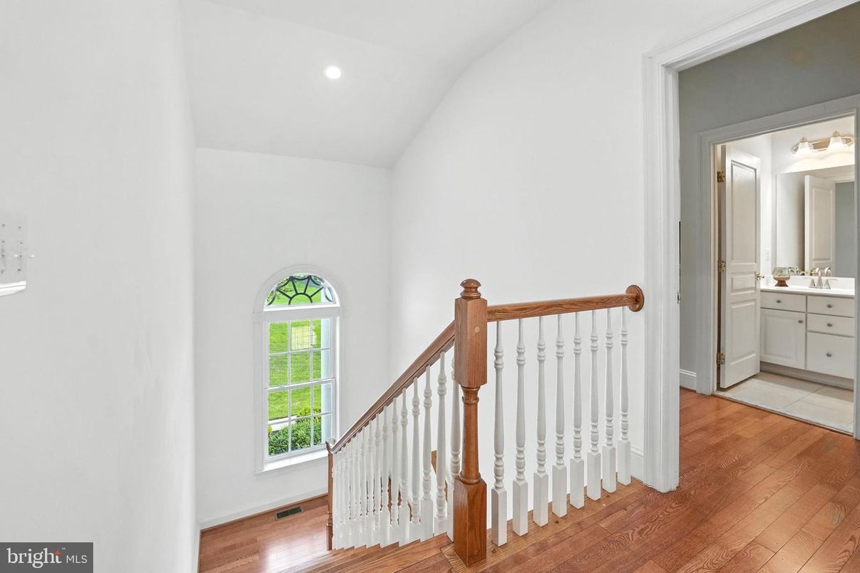 Bathroom, Interior, Recessed Lighting, Wood Texture Flooring
