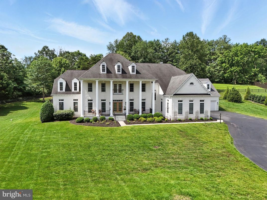 Backyard, Exterior, Facade, French Provincial