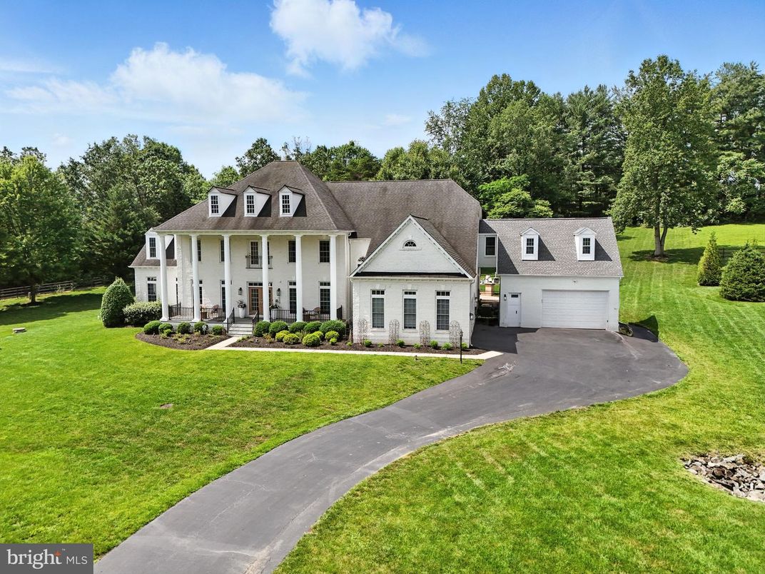 Attached, Backyard, Exterior, Facade, French Provincial