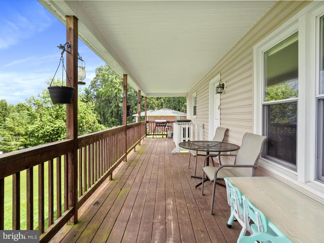 Exterior, Wood Texture Flooring