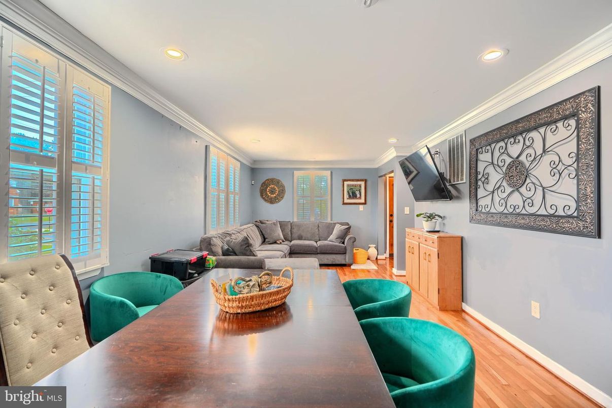 Dining room, Interior, Living room, Recessed Lighting, Wood Texture Flooring