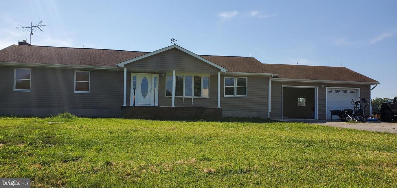 Attached, Backyard, Exterior, Facade, Ranch