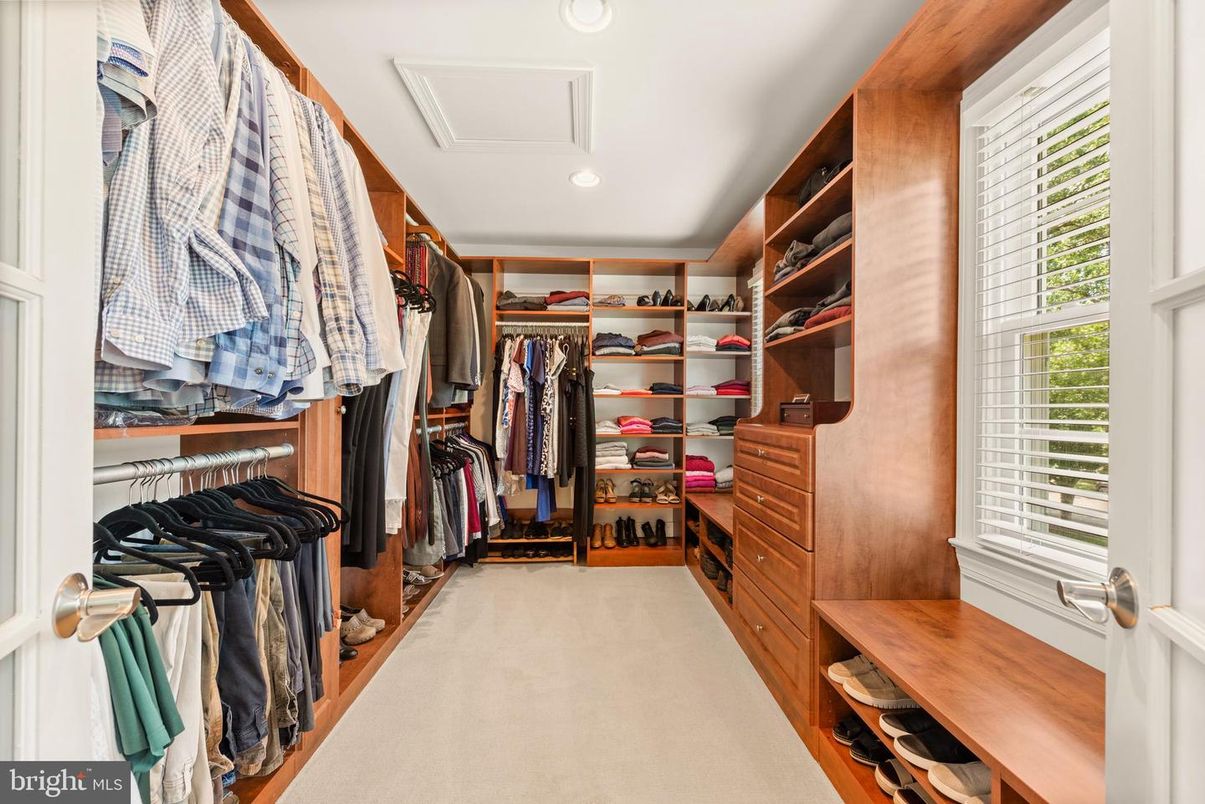 Interior, Recessed Lighting, Walk-in Closets