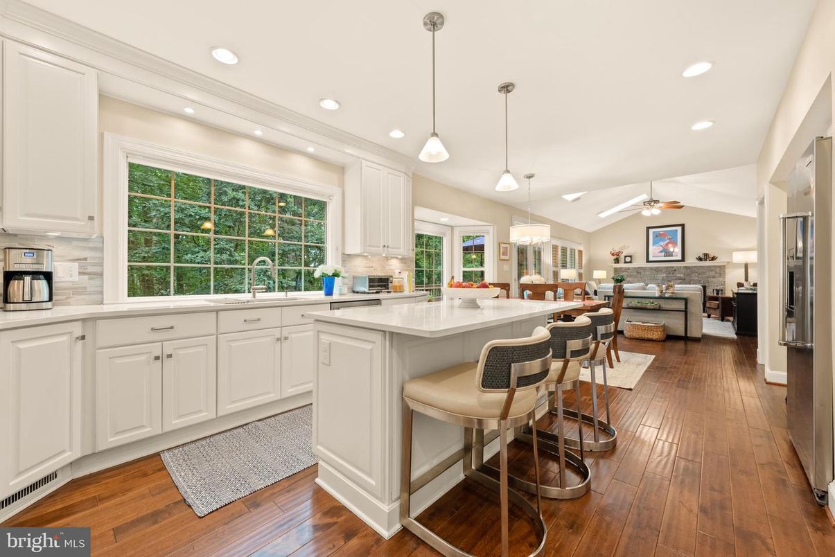 Fireplace, Interior, Kitchen, Pendant Lights, Recessed Lighting, Wood Texture Flooring