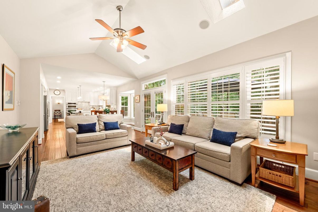 Interior, Kitchen, Living room, Pendant Lights, Recessed Lighting, Stainless Steel Appliances, Wood Texture Flooring