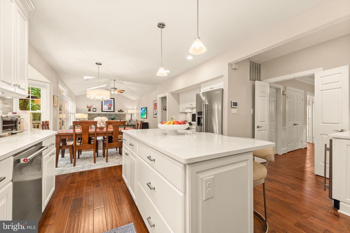 Dining room, Interior, Kitchen, Pendant Lights, Recessed Lighting, Stainless Steel Appliances, Wood Texture Flooring