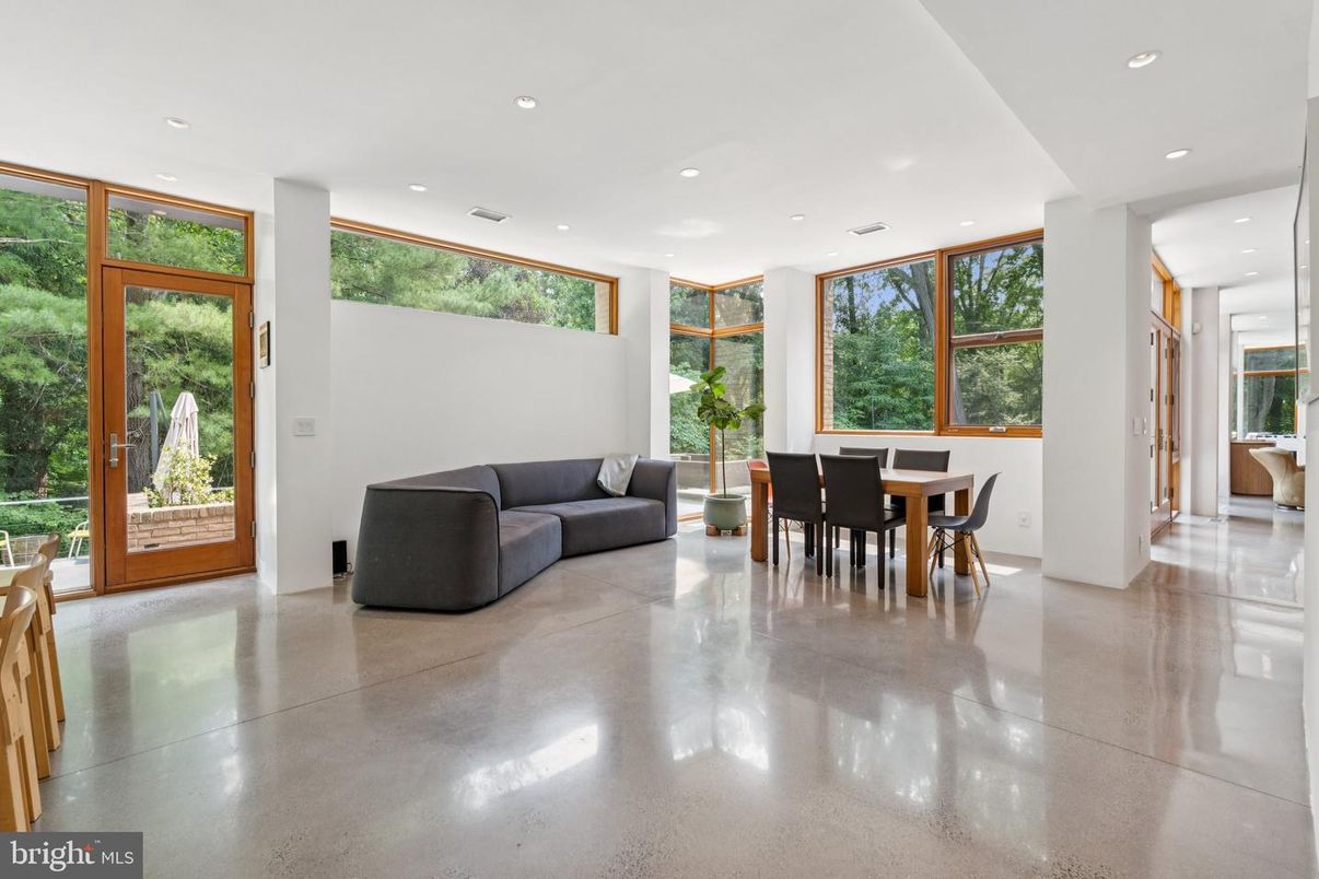 Dining room, Interior, Recessed Lighting