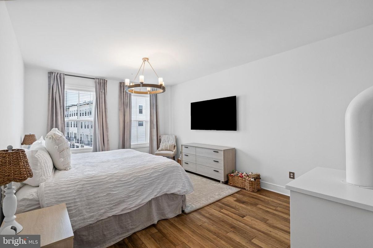 Bedroom, Chandelier, Interior, Pendant Lights, Wood Texture Flooring