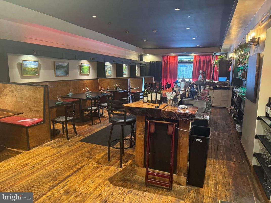 Dining room, Interior, Kitchen, Recessed Lighting, Wood Texture Flooring