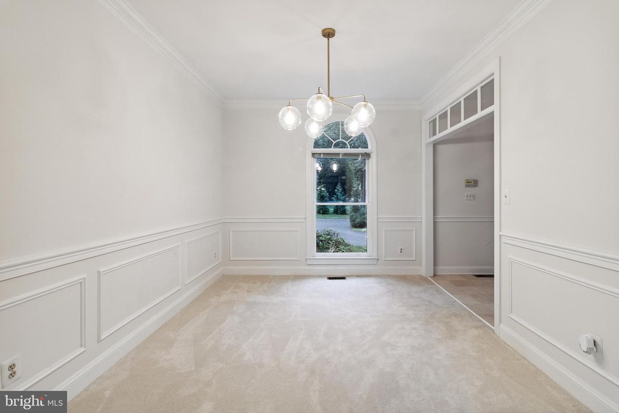Empty room, Interior, Pendant Lights