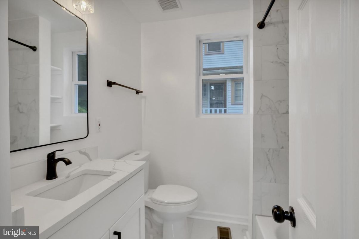Bathroom, Interior, Marble Walls