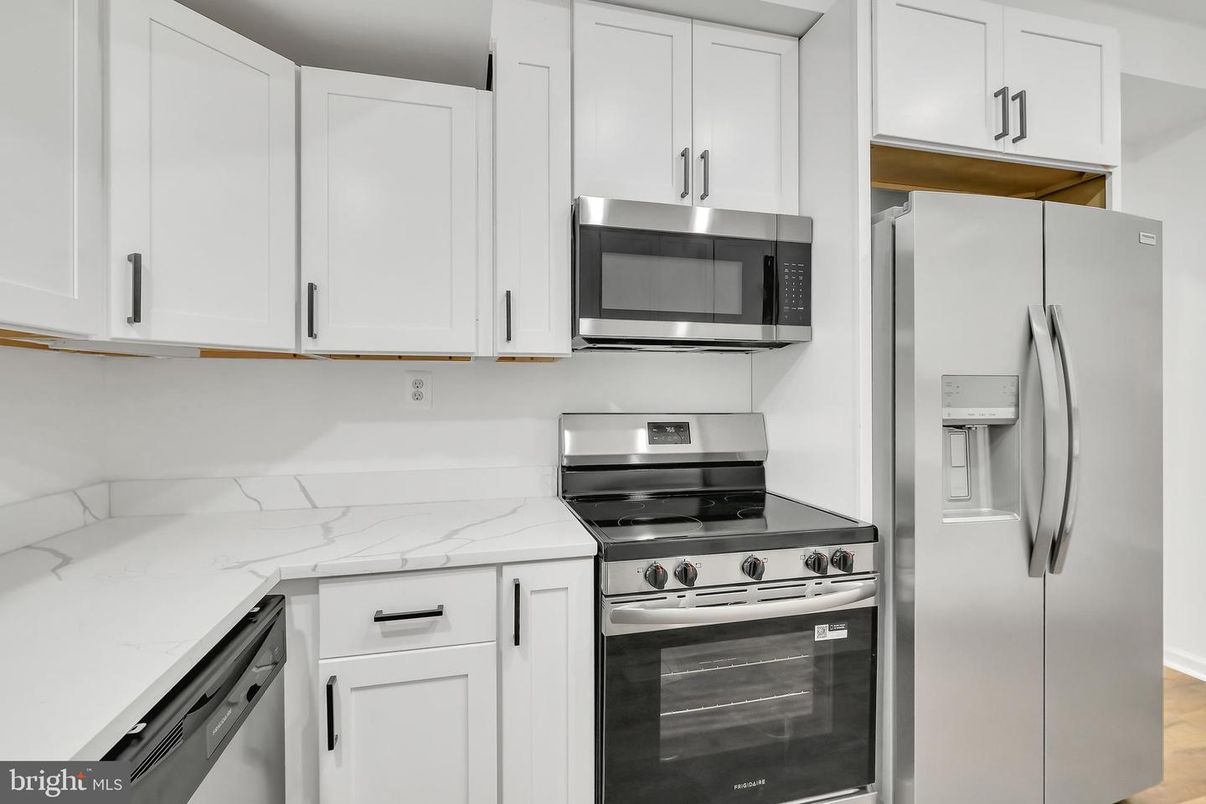 Interior, Kitchen, Stainless Steel Appliances