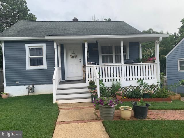 Exterior, Facade, Cape Cod