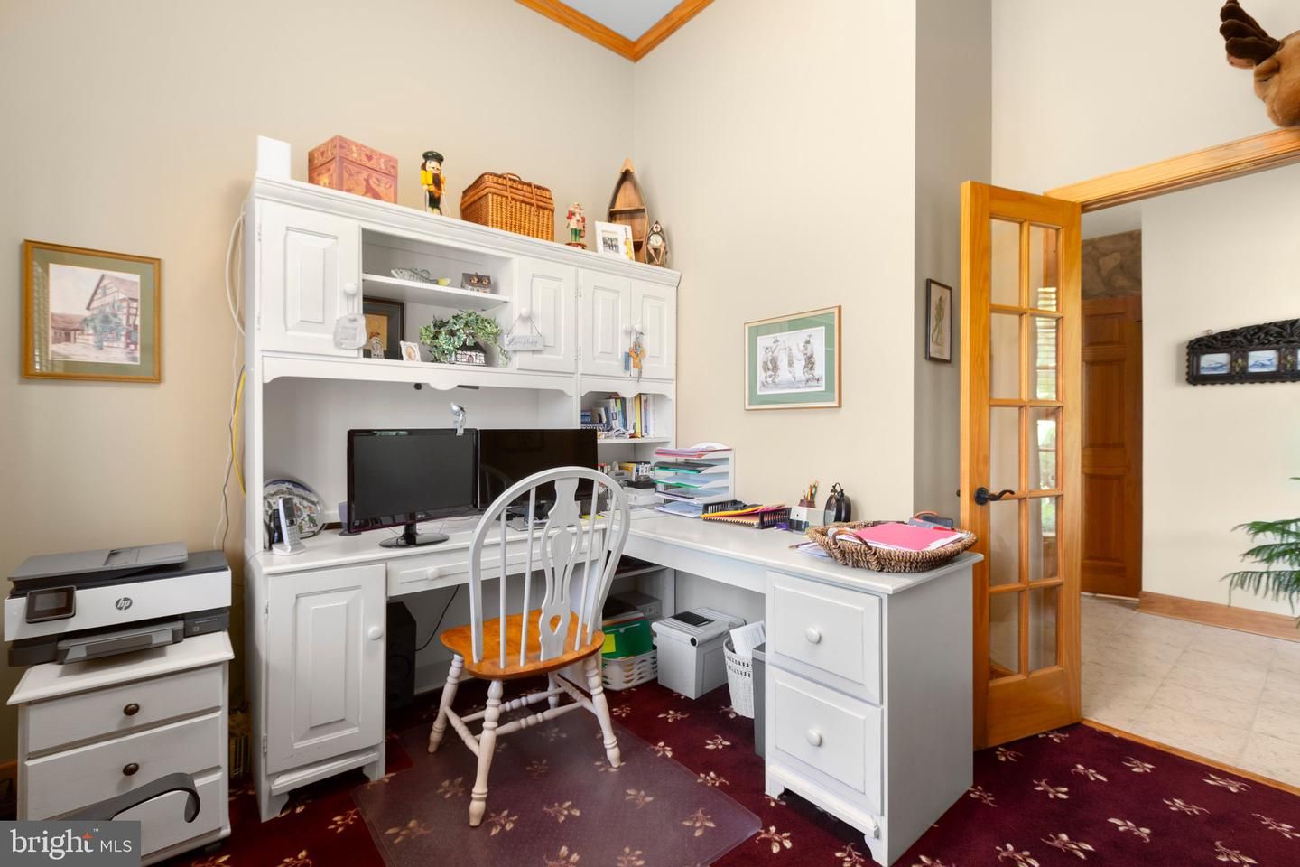 Home Office, Interior