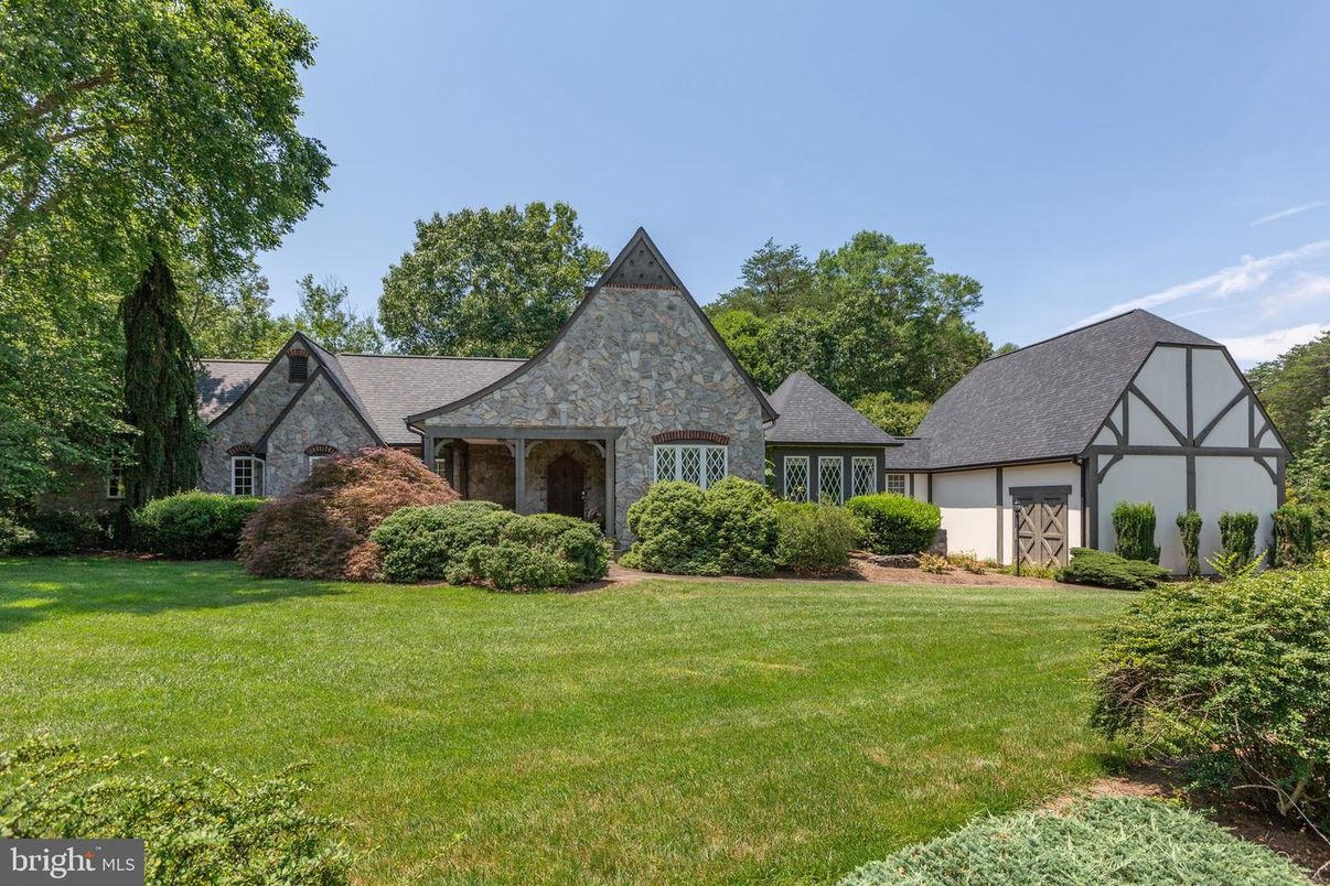 Backyard, Exterior, Facade, Brick Facade, Tudor Revival
