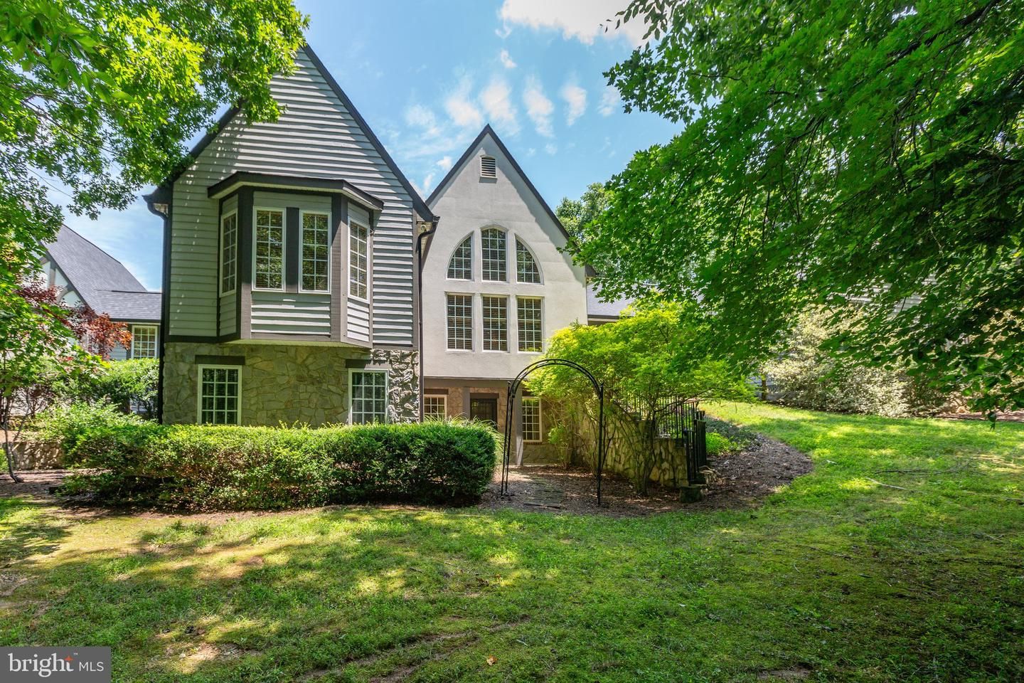 Backyard, Exterior, Facade, Queen Anne Victorian