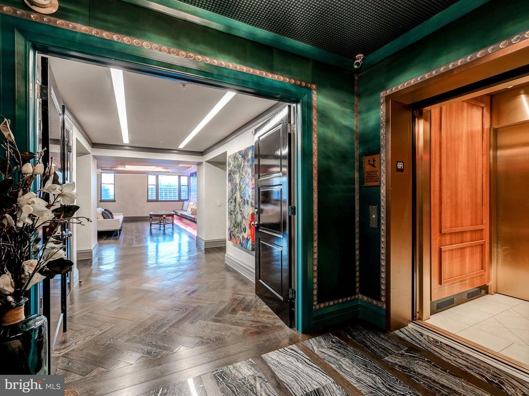 Elevator, Interior, Wood Texture Flooring