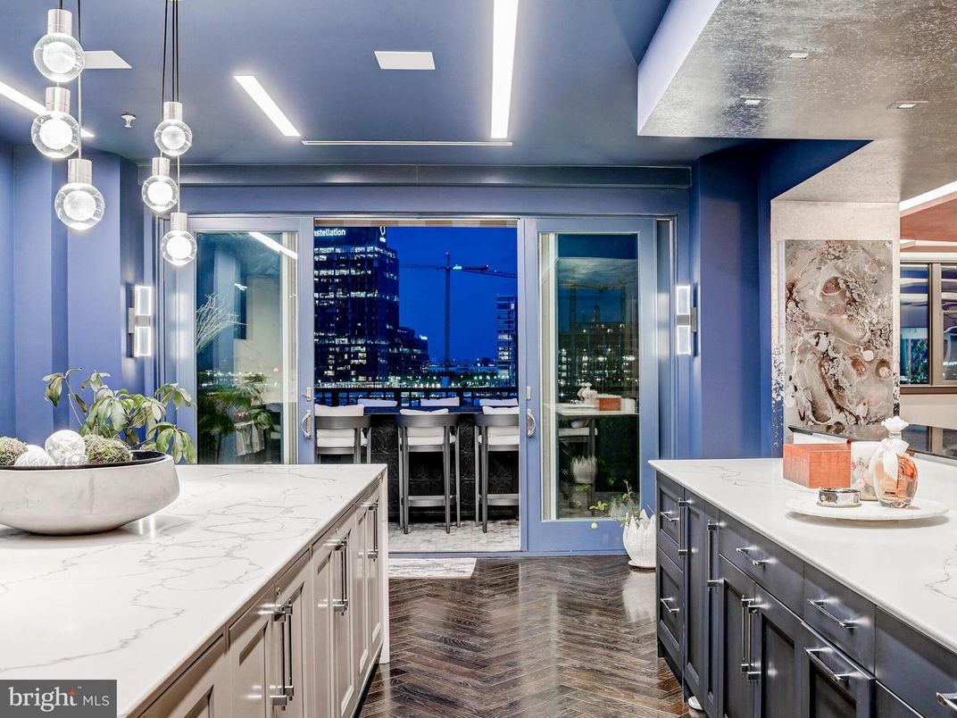 Interior, Pendant Lights, Recessed Lighting, Wine Storage, Wood Texture Flooring