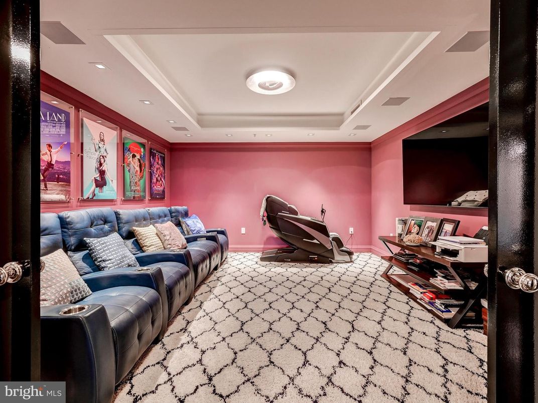 Fitness Equipment, Interior, Living room, Recessed Lighting