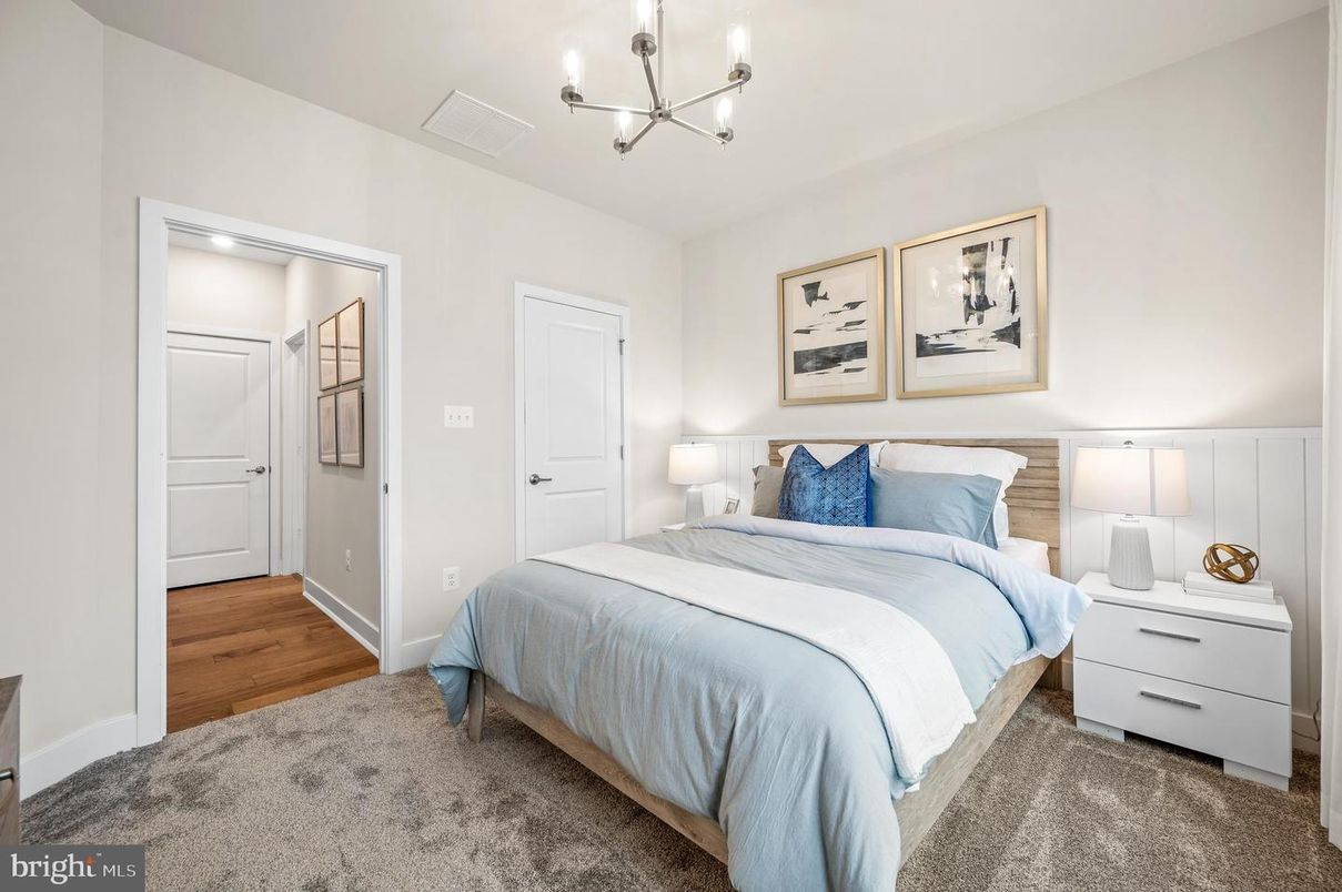 Bedroom, Interior, Pendant Lights, Wood Texture Flooring