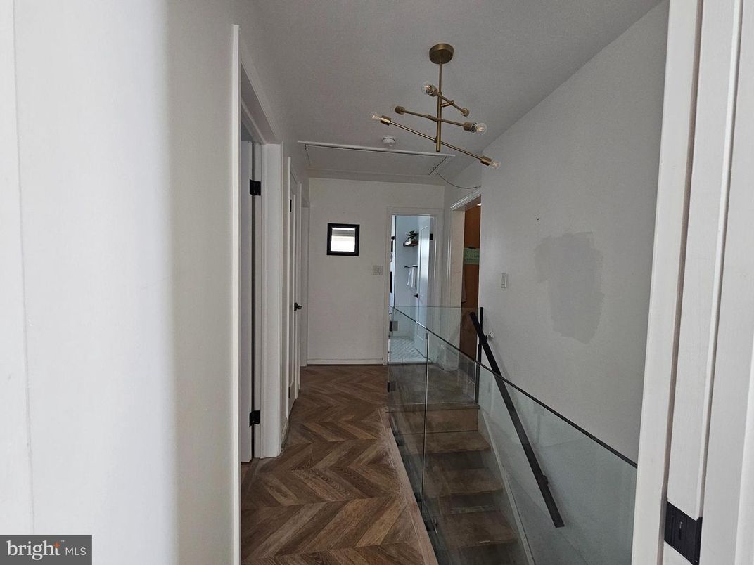 Interior, Pendant Lights, Wood Texture Flooring