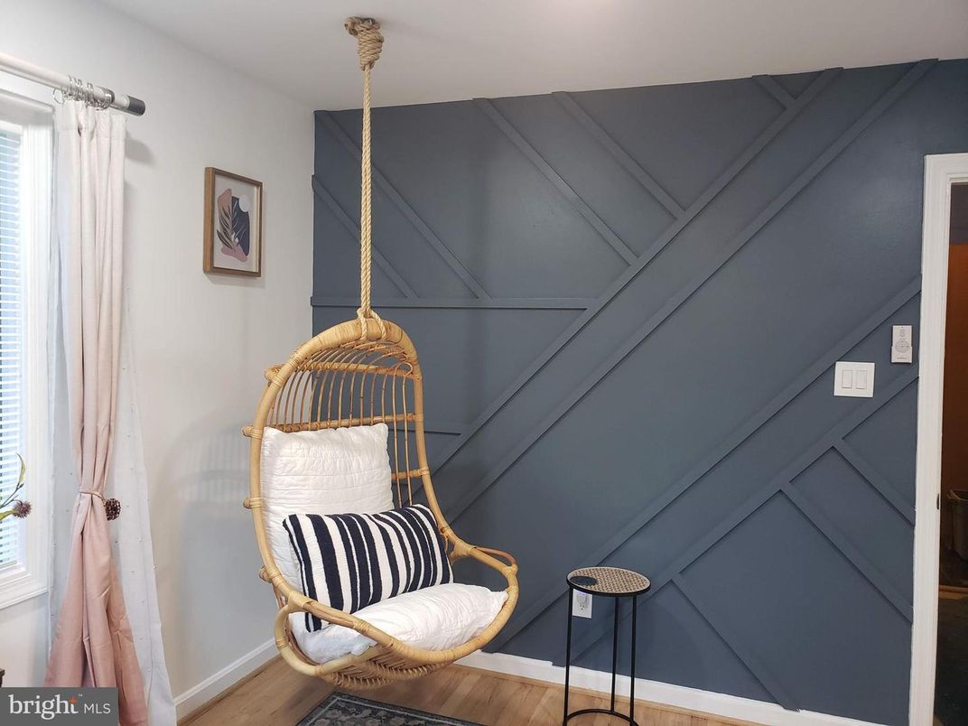 Interior, Pendant Lights, Wood Texture Flooring