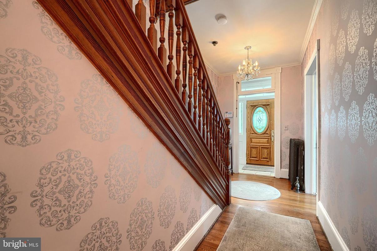 Chandelier, Interior, Wood Texture Flooring