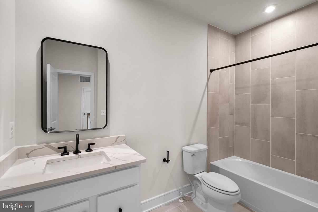 Bathroom, Interior, Recessed Lighting