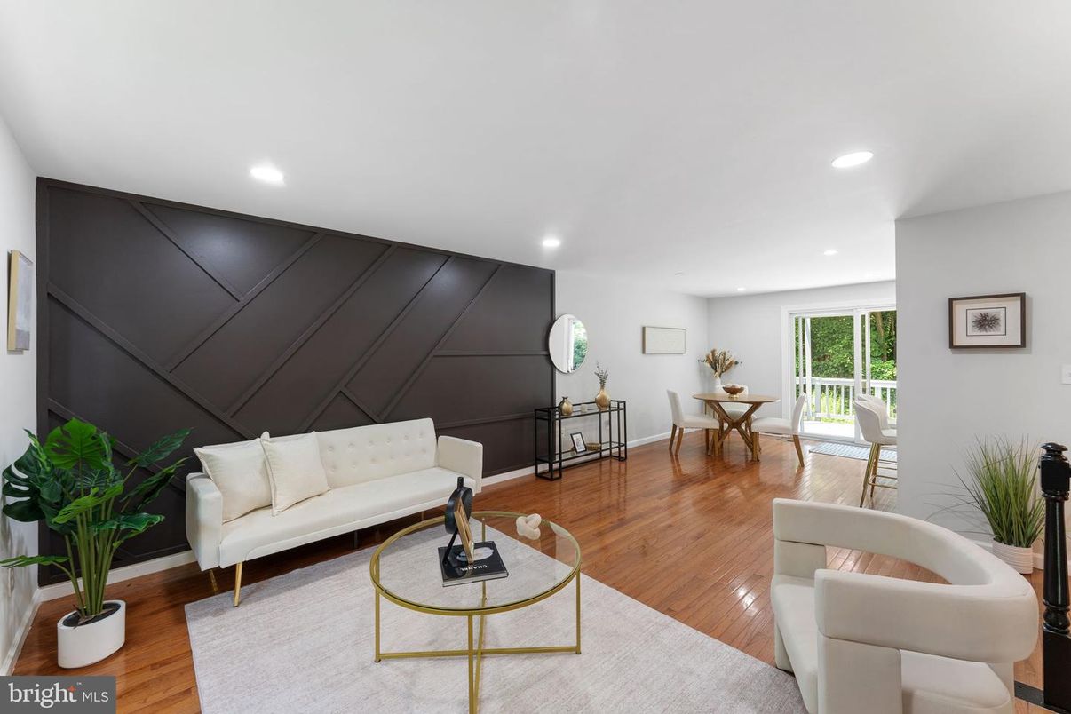 Dining room, Interior, Living room, Recessed Lighting, Wood Texture Flooring