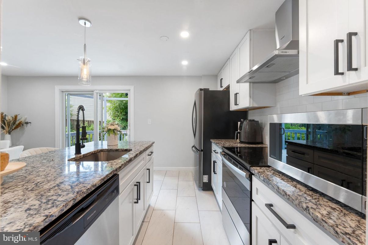 Interior, Kitchen, Pendant Lights, Recessed Lighting