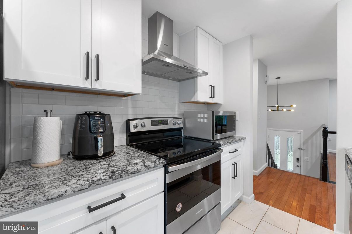 Interior, Kitchen, Pendant Lights, Stainless Steel Appliances, Wood Texture Flooring