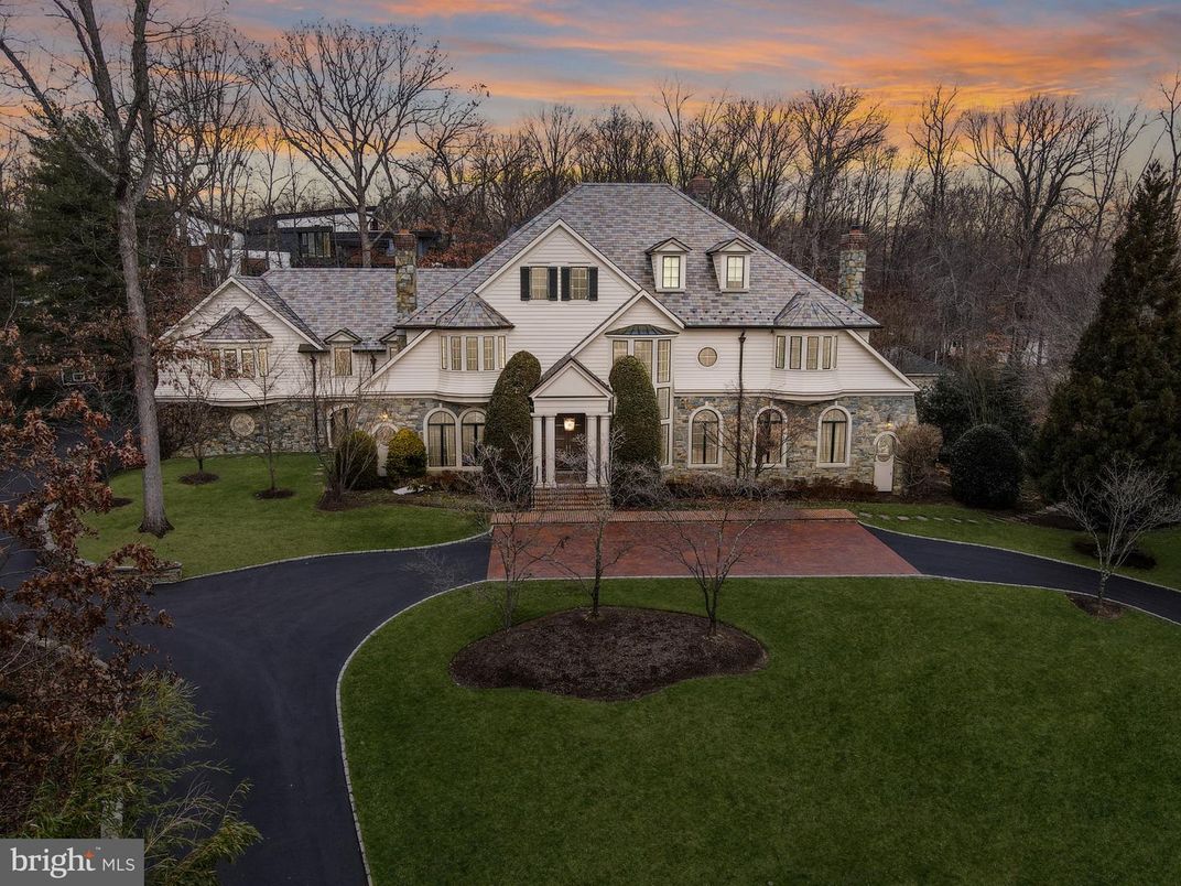 Backyard, Exterior, Facade, French Provincial
