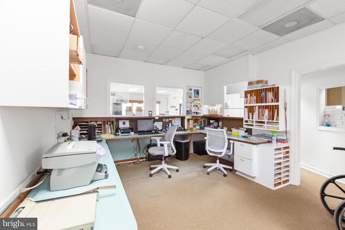 Home Office, Interior