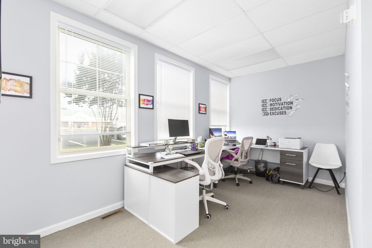 Home Office, Interior